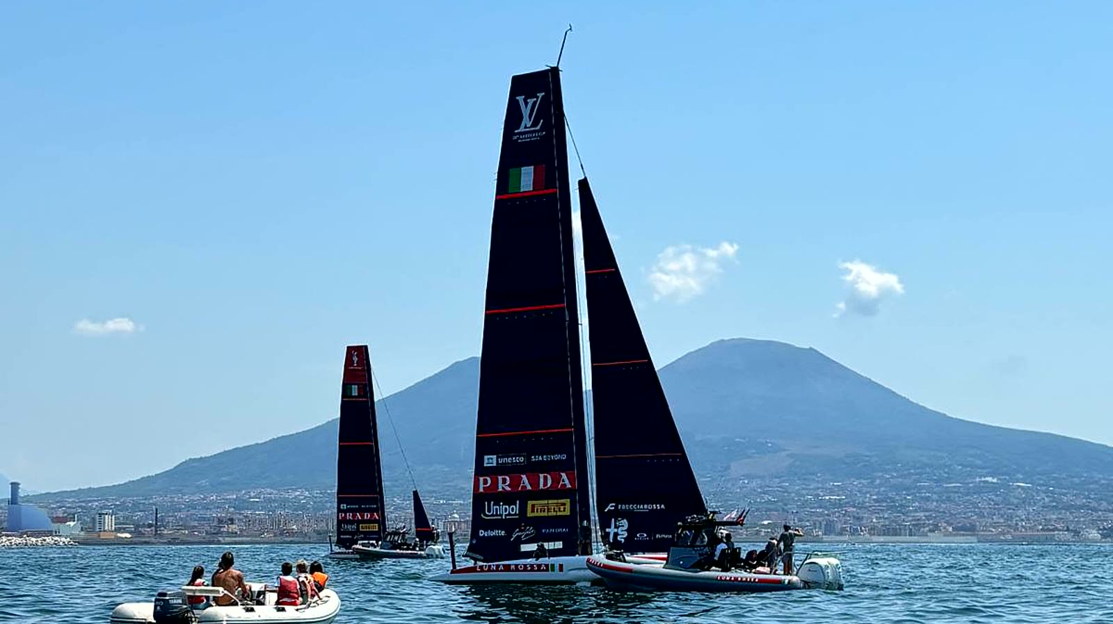 AC40s training in the Gulf of Naples